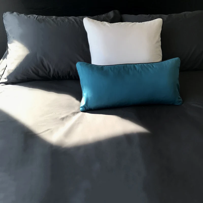 Ensemble housse en rayonne de bambou satiné unie & passepoil noir