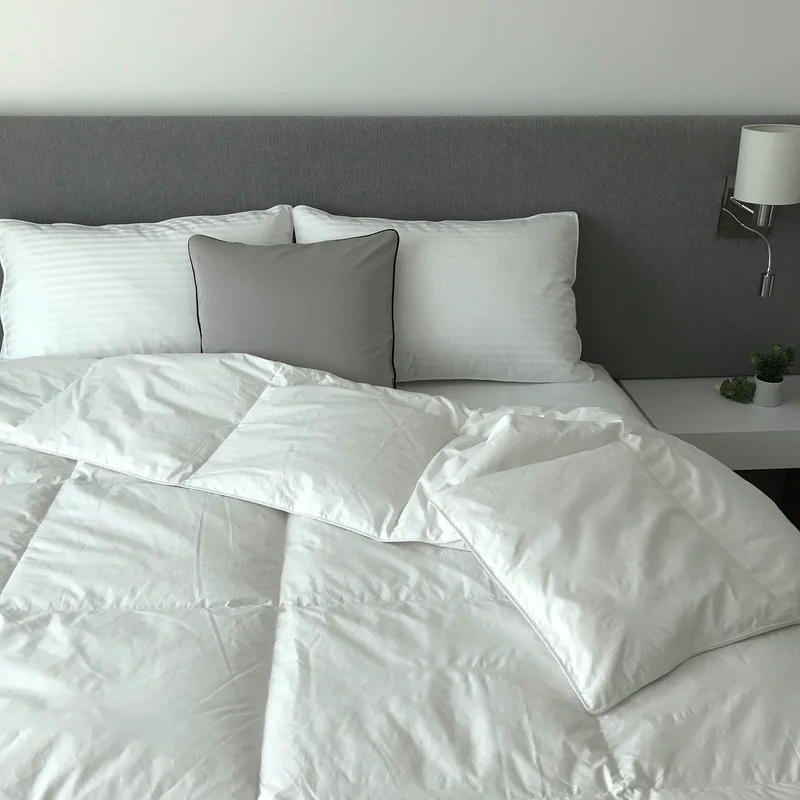 Couette Doux confort en duvet de canard blanc canadien - chaude