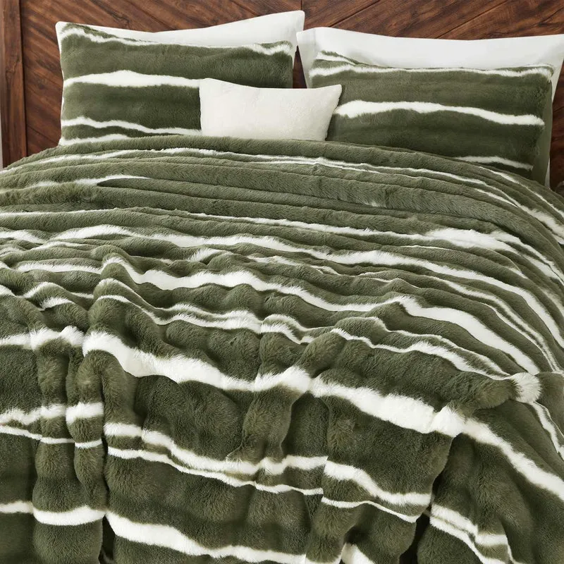 Wonderful Fluffy Faux Rabbit Fur Luxury 3-Piece Comforter Set, Tiger Print Plush Bedding