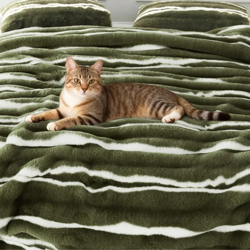 Wonderful Fluffy Faux Rabbit Fur Luxury 3-Piece Comforter Set, Tiger Print Plush Bedding