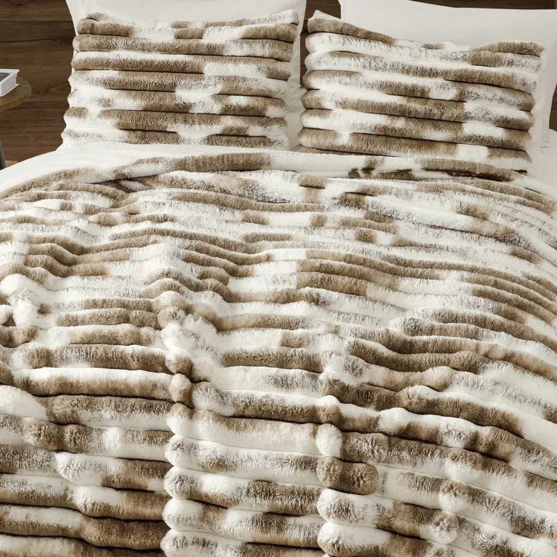 Wonderful® Ultra-Plush Faux Rabbit Fur Comforter Set – Ombre Gradient