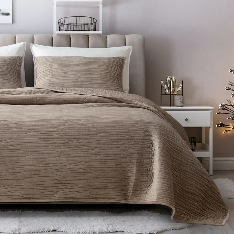 Wonderful Bedding Wood-Grain Velvet 3-Piece Quilt Set King/Queen Size