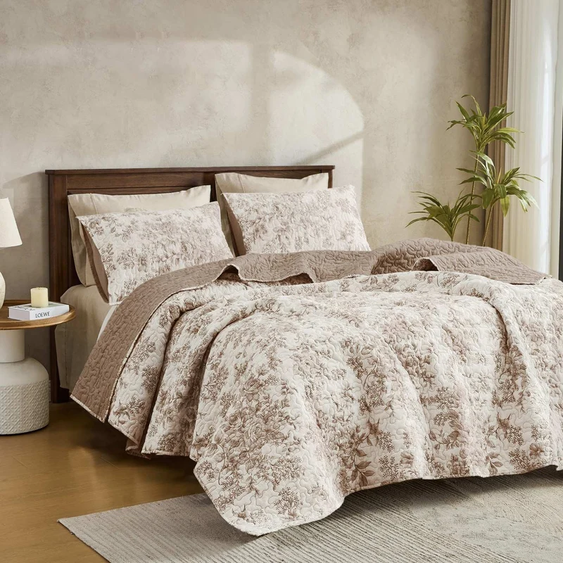 Wonderful Vintage Rose Reversible Quilt Set – 3-Piece Lightweight Cotton Floral Bedding