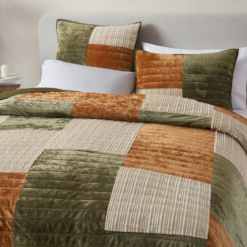 Wonderful Bedding 3-Piece Patchwork Farmhouse Style Quilt Set