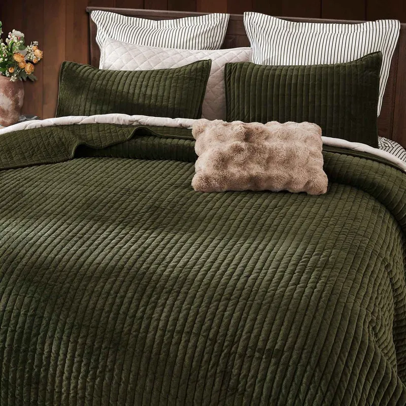 Wonderful Modern Stripe Velvet Quilt Set – 3-Piece Reversible Bedding, All-Season Softness