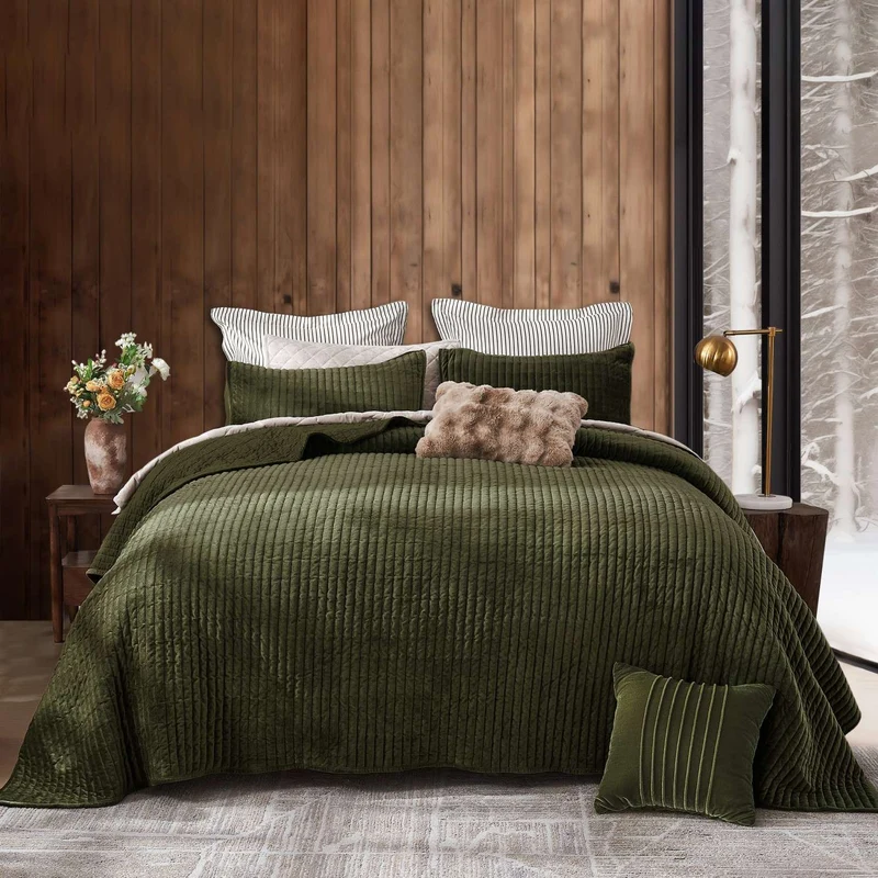 Wonderful Modern Stripe Velvet Quilt Set – 3-Piece Reversible Bedding, All-Season Softness