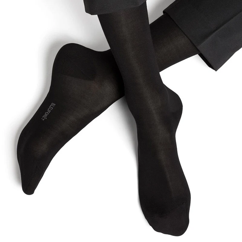 Chaussettes en soie pour homme