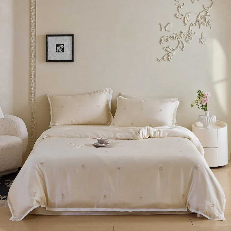Royal Retreat Rose Embroidery 600 TC Duvet Set - White