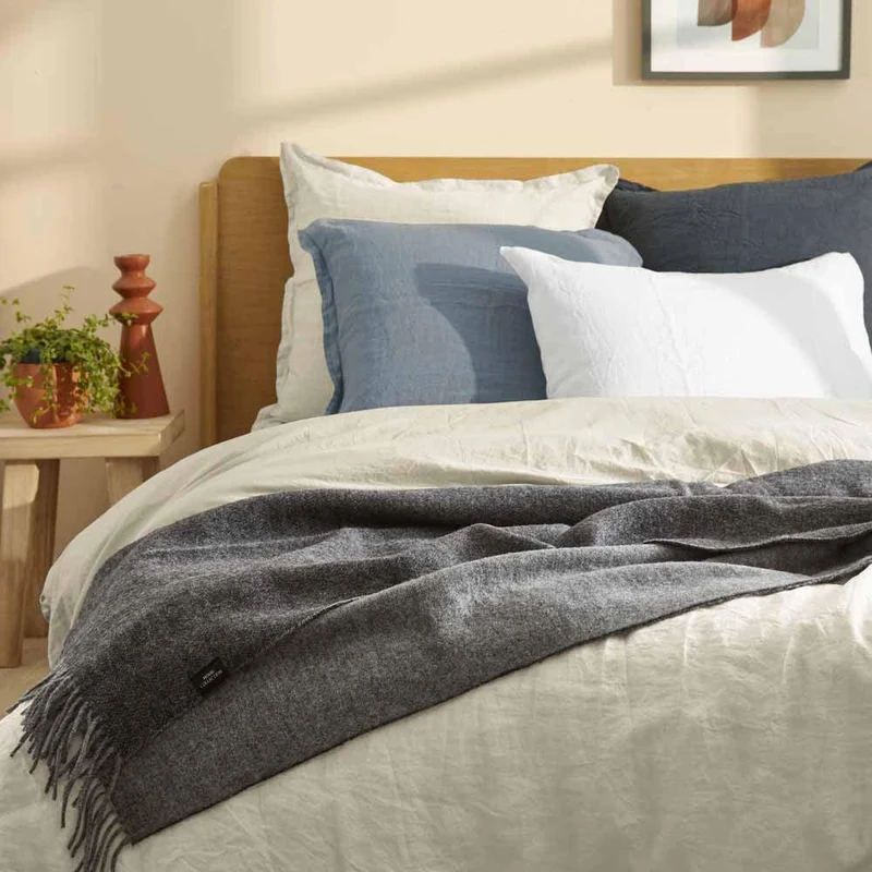 Plaid laine vierge écologique "soft touch" bicolore Laruns