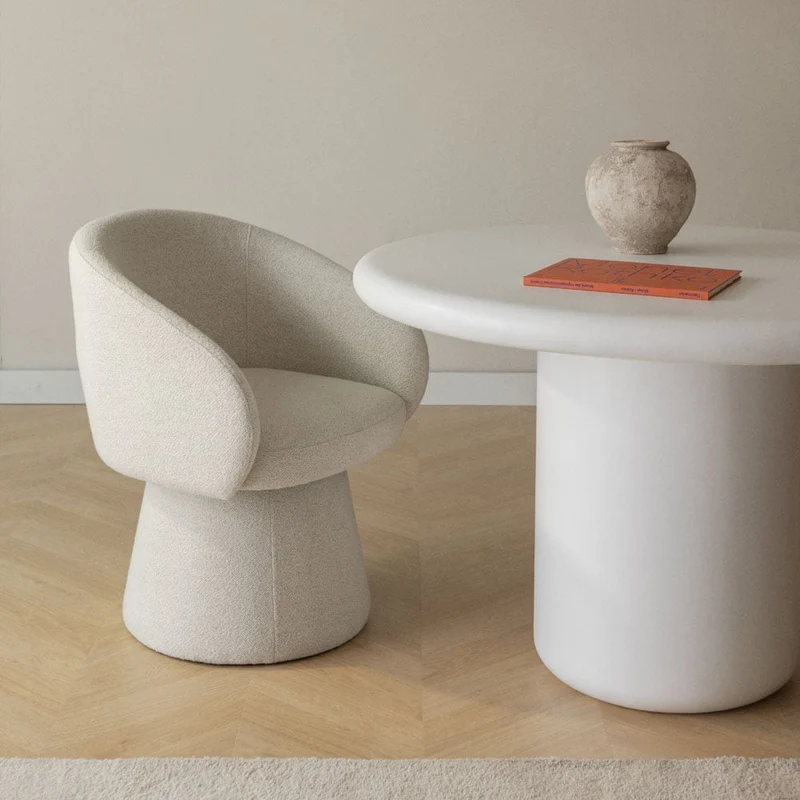 Chaise SKLUM de salle à manger pivotante rembourrée FLAVIAN